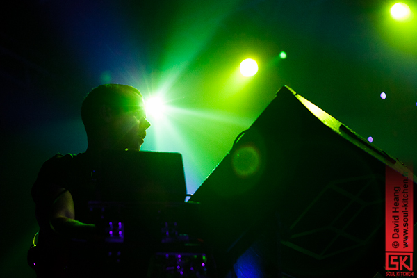 photos concert : M83 et Man Without Country au Transbordeur, 11 juin 2012 photos concert : M83 et Man Without Country au Transbordeur, 11 juin 2012