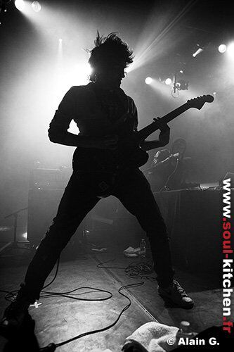 2008_05_06_i_am_un_chien_bataclan