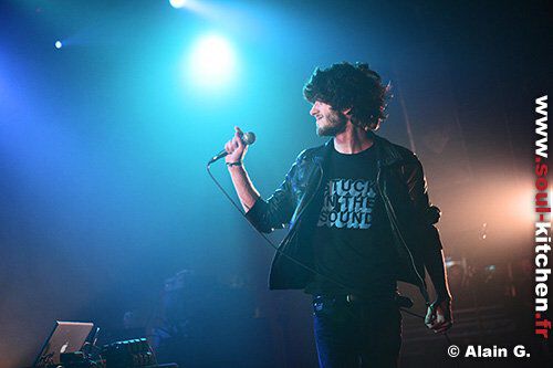 2008_05_06_i_am_un_chien_bataclan