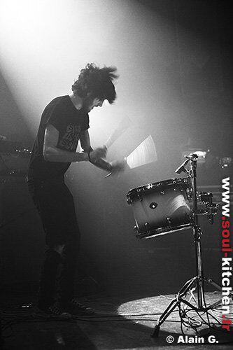 2008_05_06_i_am_un_chien_bataclan