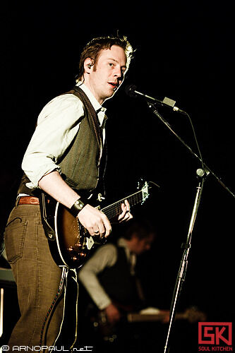 2010-03-19-outsideroyalty