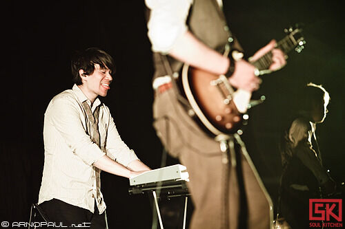 2010-03-19-outsideroyalty