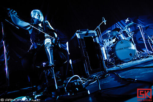 2010-03-19-outsideroyalty