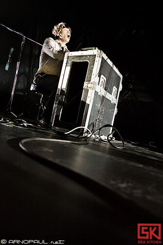 2010-03-19-outsideroyalty