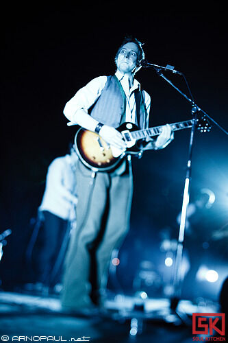 2010-03-19-outsideroyalty