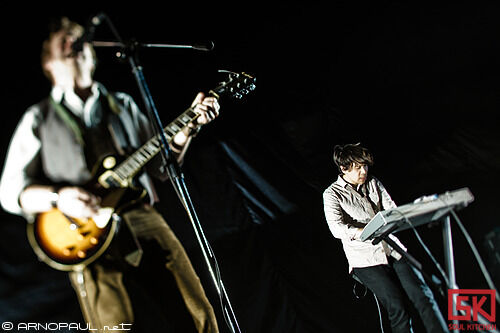 2010-03-19-outsideroyalty
