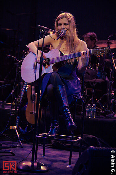 2010-04-22-elodie-frege