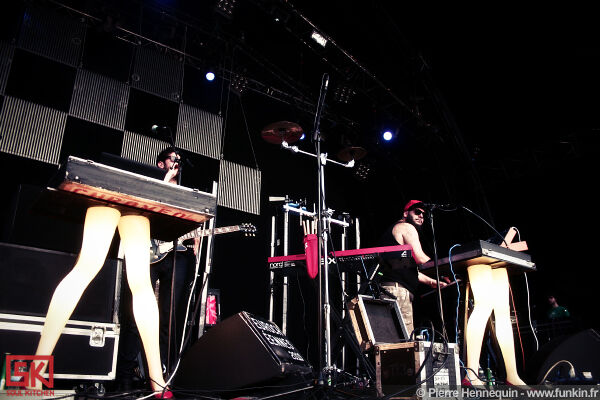 2010-07-02-chromeo