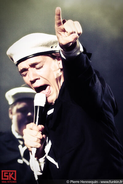  2010-07-03-the-hives