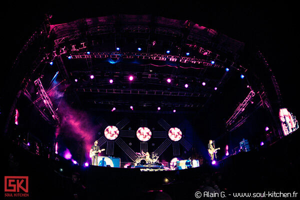 2010-08-27-blink-182