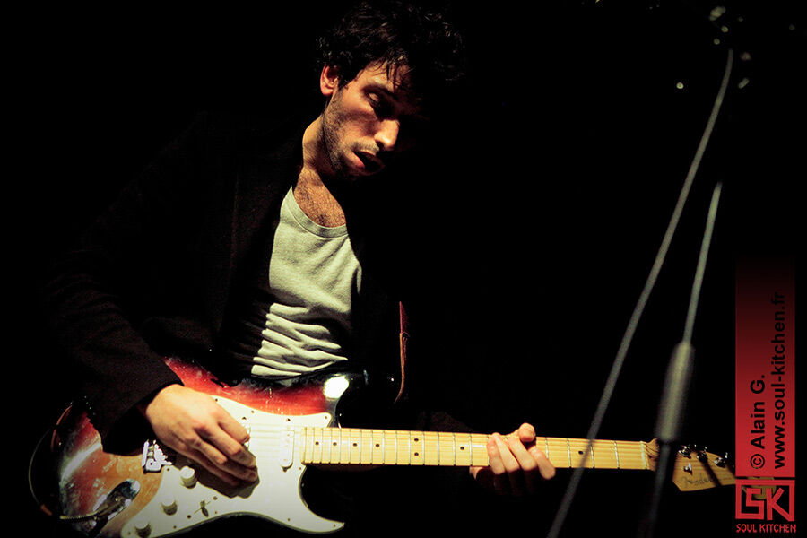 2010-11-24-HollySiz