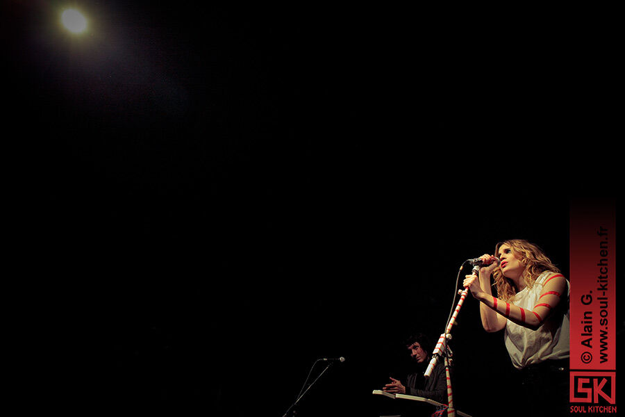 2010-11-24-HollySiz