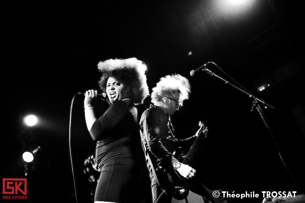 2010_03_06_thebellrays