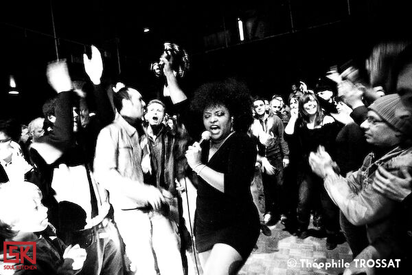 2010_03_06_thebellrays