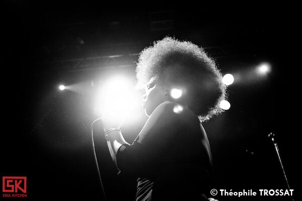 2010_03_06_thebellrays
