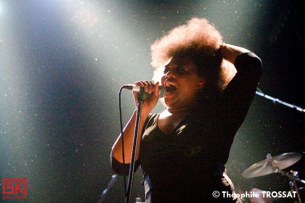 2010_03_06_thebellrays