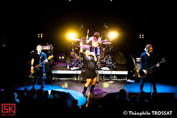 2010_03_06_thebellrays