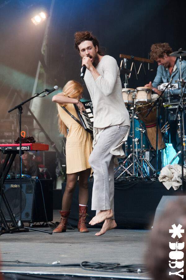 2011-08-26-edward-sharpe