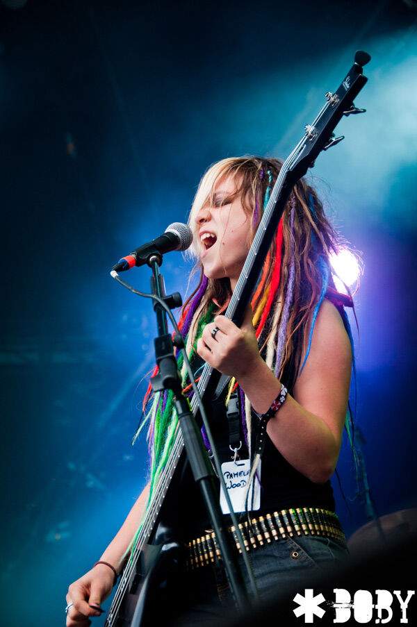 2011-08-28-cherri-bomb