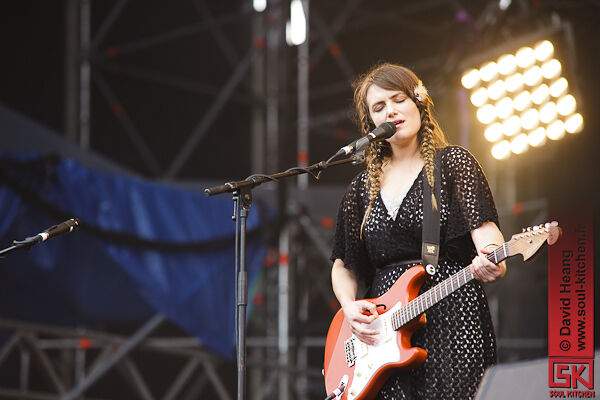 2011_07_14_angusandjuliastone
