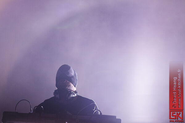 2011_07_14_bloodybeetrootsdeadcrew77