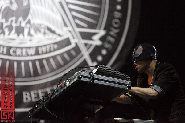 2011_07_14_bloodybeetrootsdeadcrew77