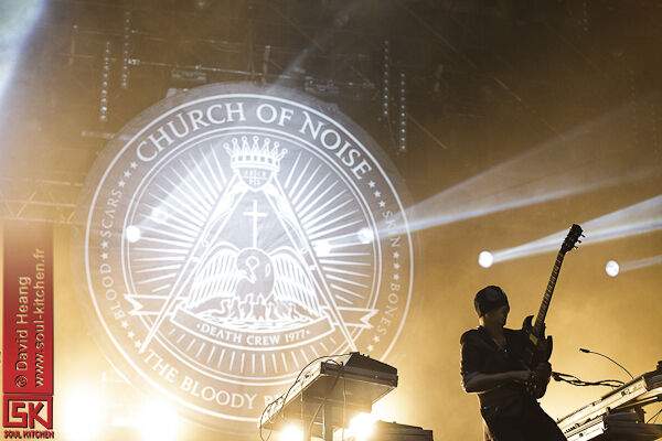 2011_07_14_bloodybeetrootsdeadcrew77