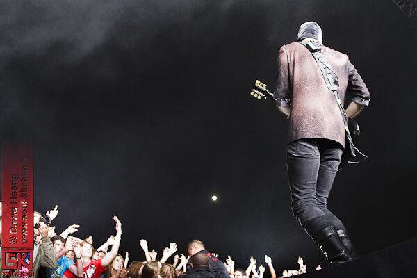 2011_07_14_bloodybeetrootsdeadcrew77