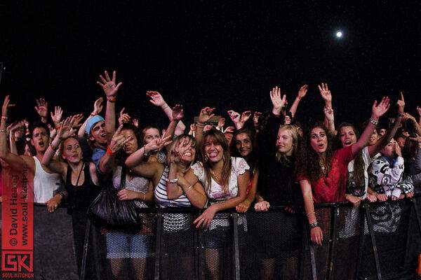 2011_07_14_bloodybeetrootsdeadcrew77