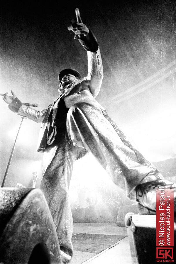 2011_08_28_skindred