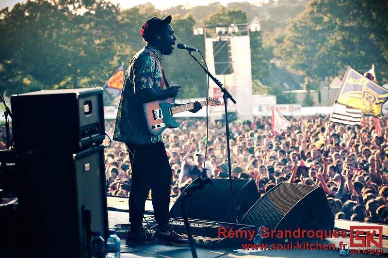 2012_19_07_Bloc_Party_LVC2012