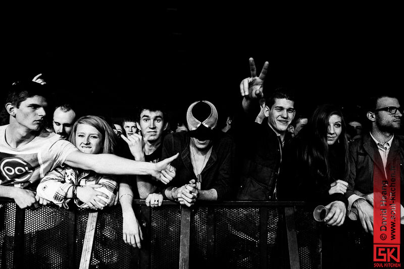 2013_03_29_thebloodybeetrootslive