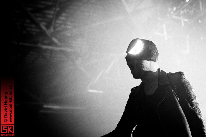 2013_03_29_thebloodybeetrootslive