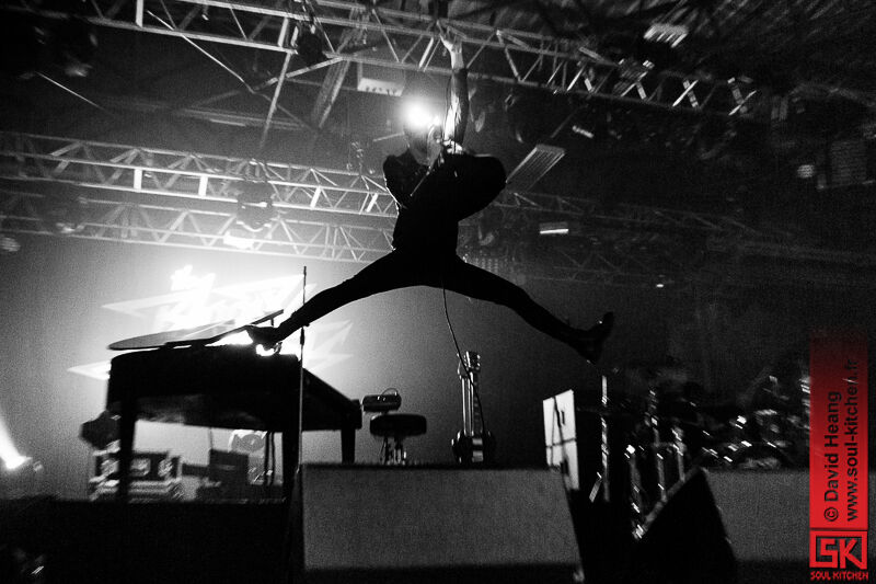 2013_03_29_thebloodybeetrootslive