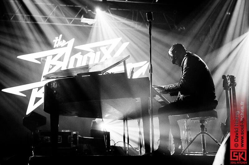 2013_03_29_thebloodybeetrootslive