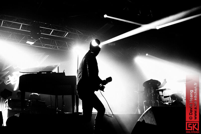 2013_03_29_thebloodybeetrootslive