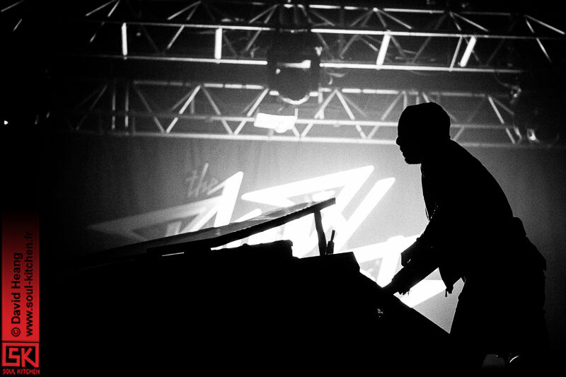 2013_03_29_thebloodybeetrootslive