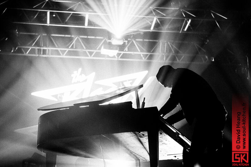 2013_03_29_thebloodybeetrootslive