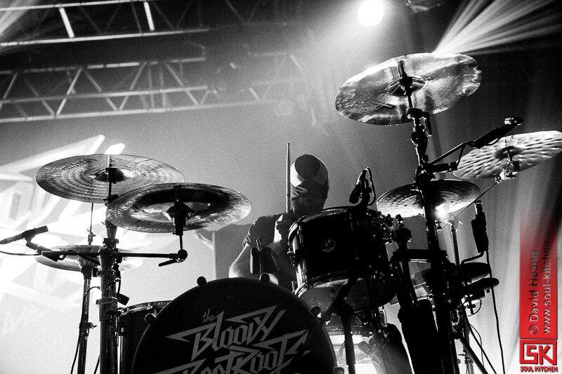 2013_03_29_thebloodybeetrootslive