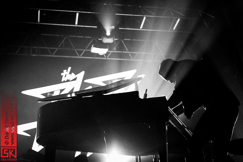 2013_03_29_thebloodybeetrootslive