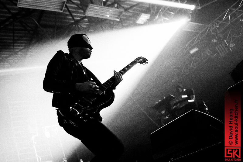 2013_03_29_thebloodybeetrootslive