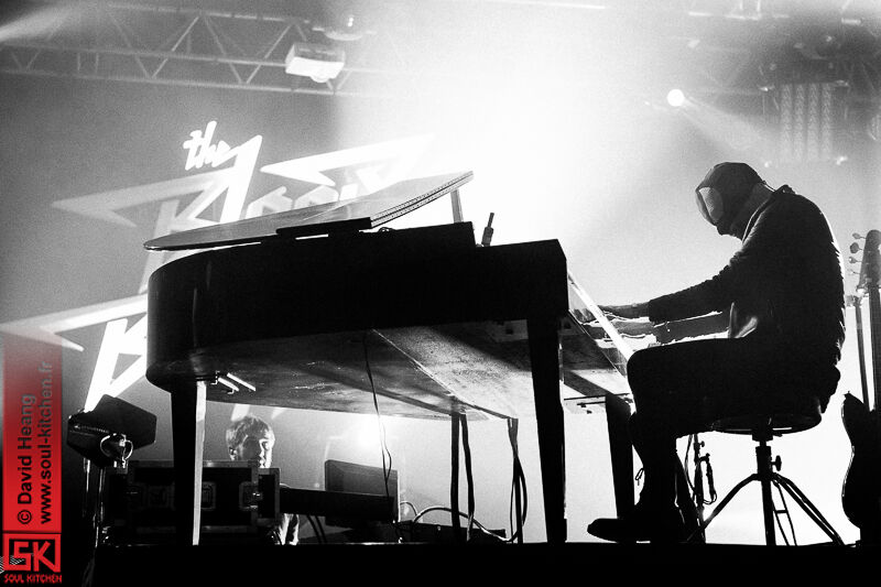 2013_03_29_thebloodybeetrootslive