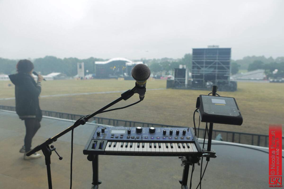 2015_08_07-Carav-horslive