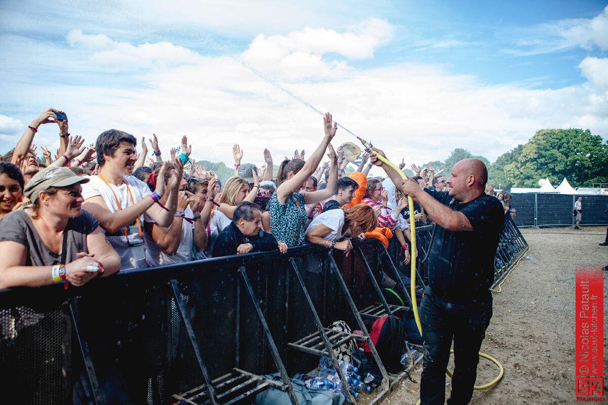 2015_08_07-Carav-live