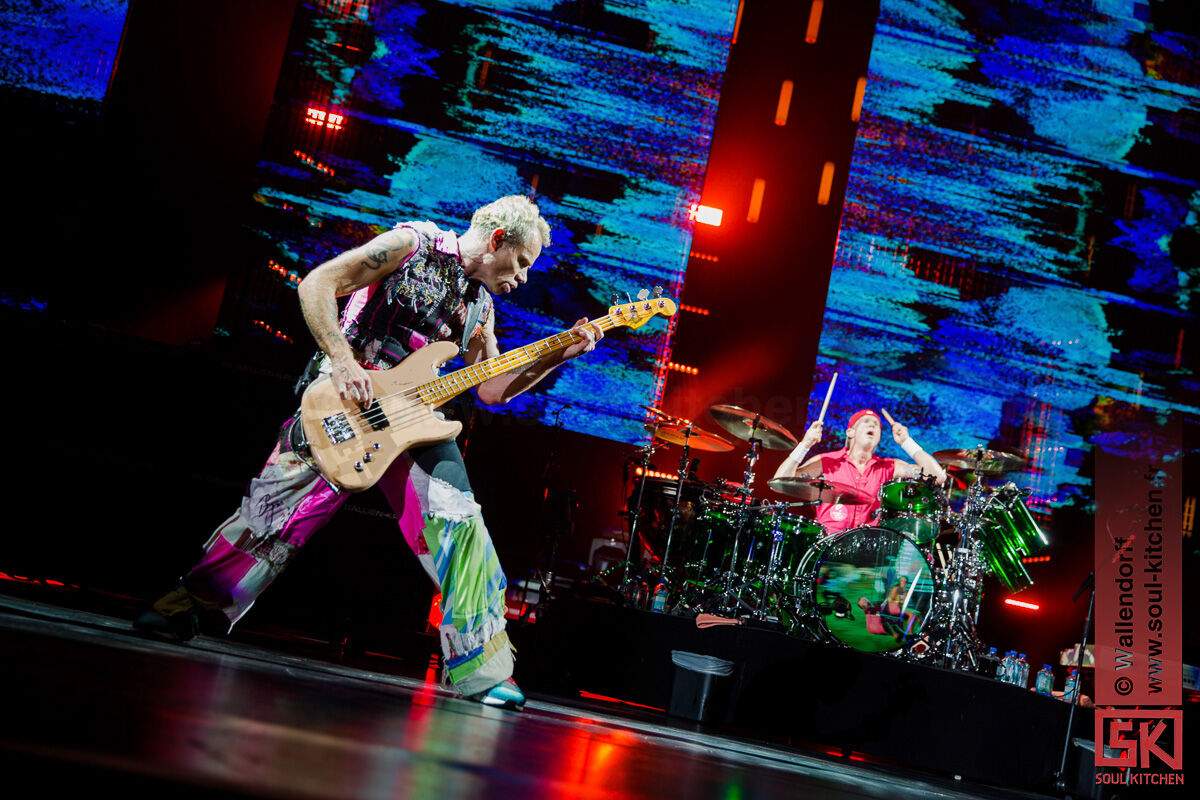 2016_10_15_red_hot_chili_peppers