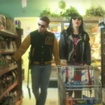 clip : Sleigh Bells – Comeback Kid