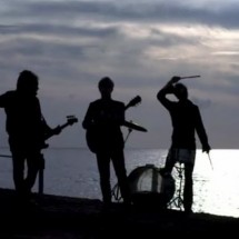 clip : Nada Surf - Waiting For Something