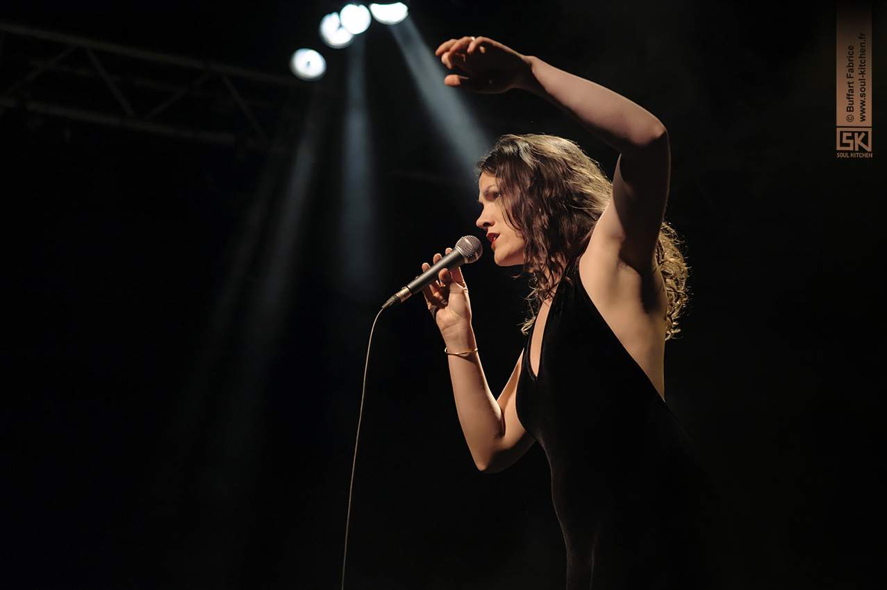 Clara Ysé Le Monde S'est Dédoublé Live La fée Ysé (live) - News | Soul Kitchen