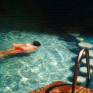 Girls in Hawaii - Shaped Bee Bed